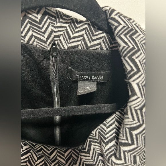 Women's Designer Dress Black White Geo Zigzag Capped Sleeve Stretchy Cowl Neck - Picture 2 of 5